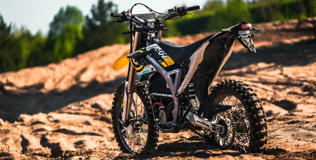 Storm Bee Enduro